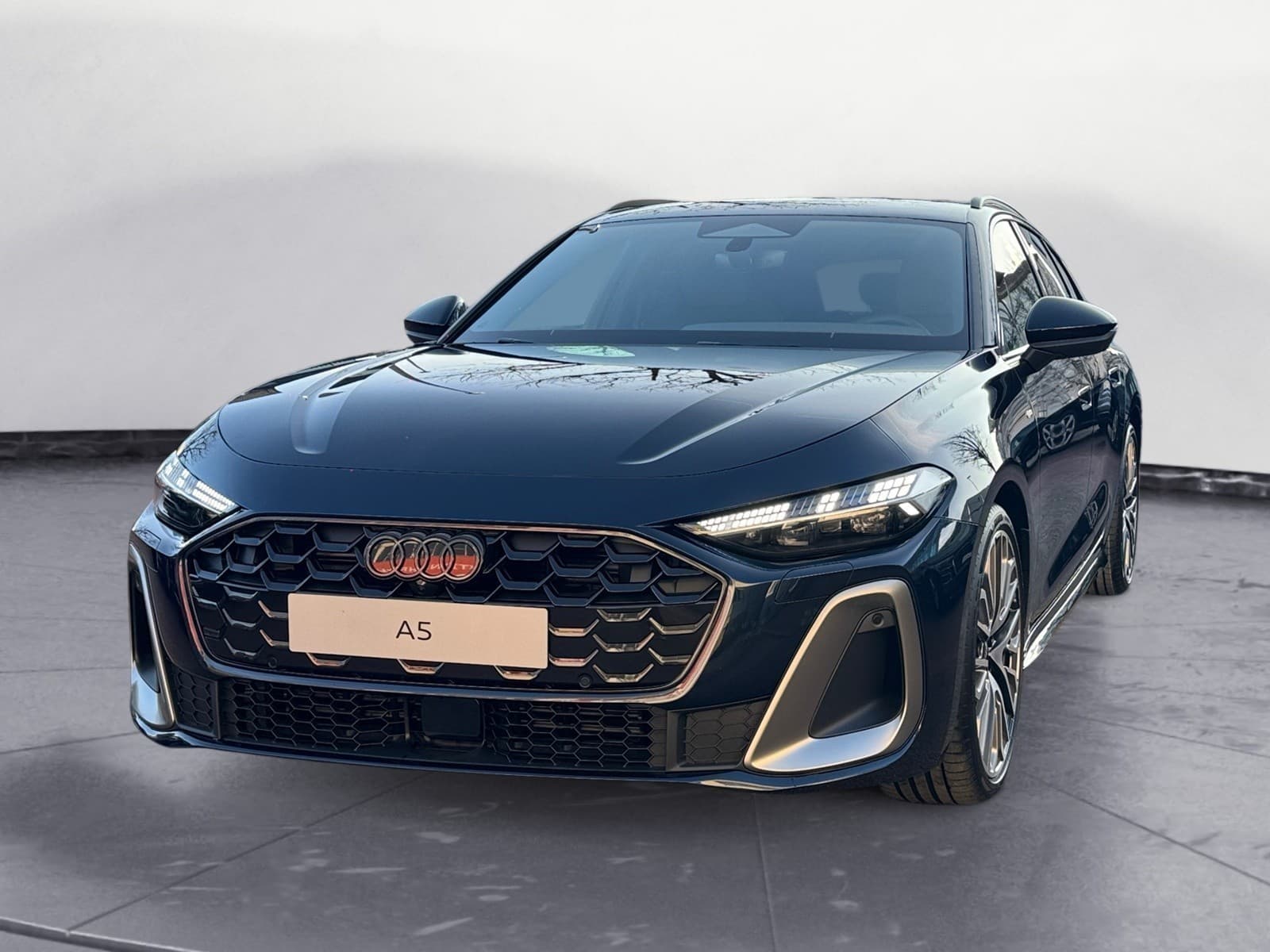 Audi - A5 Avant TFSI quattro S tron